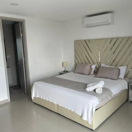 Apartamento Penthouse De 3 Y 2 Baños *